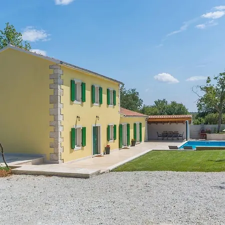 Family Corticum Otium With Pool In Tinjan Villa Kringa