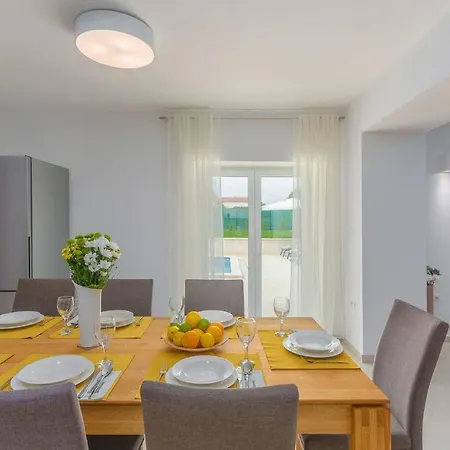 Family Corticum Otium With Pool In Tinjan Villa Kringa